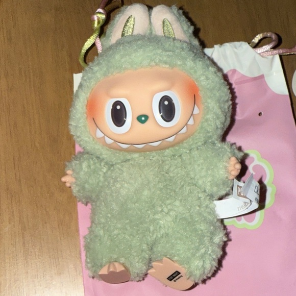 Exciting Macaron Labubu - Green Grape - Picture 5 of 7